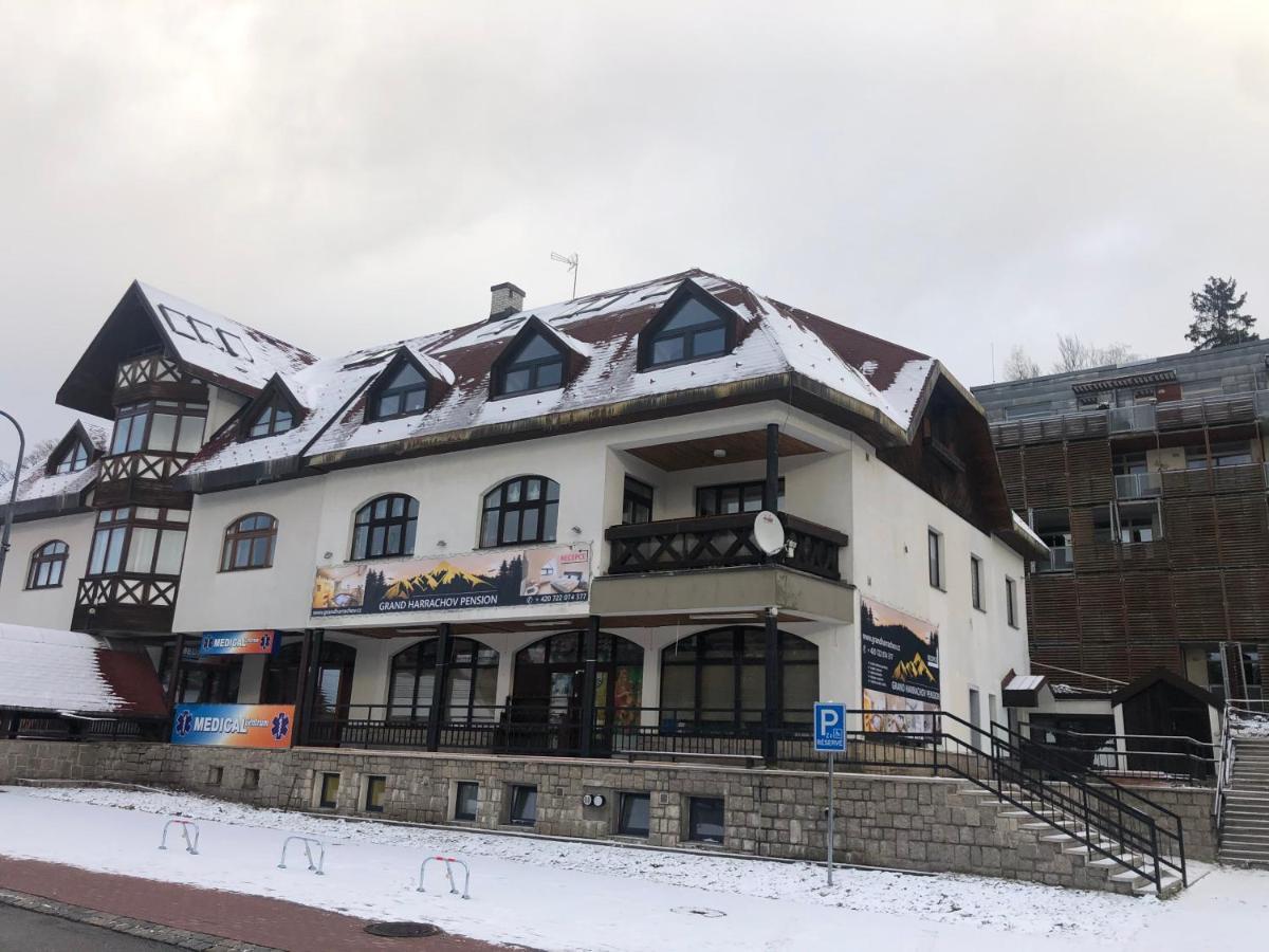 Grand Harrachov Pension V Centru Ngoại thất bức ảnh