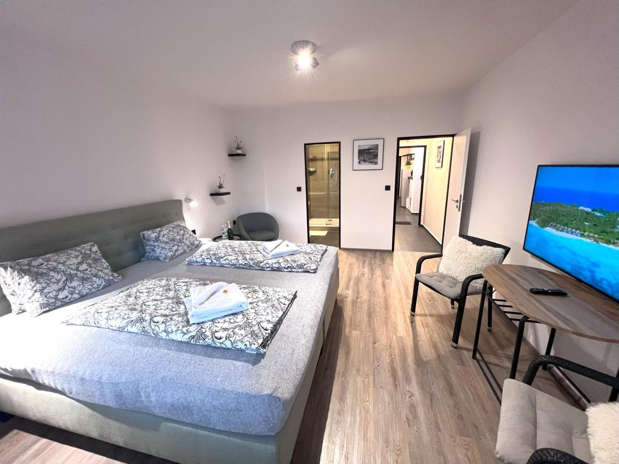 Grand Harrachov Pension V Centru Ngoại thất bức ảnh